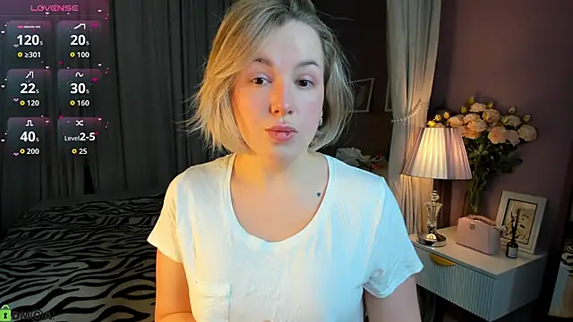 Nikki Kai online show from October 13, 1:07 am