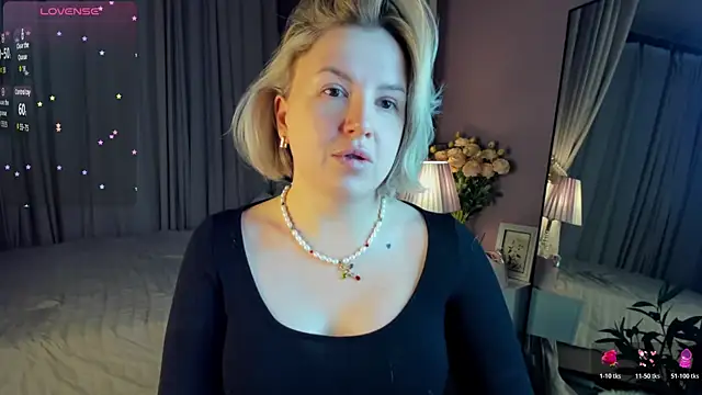 Nikki Kai online show from December 23, 1:05 am