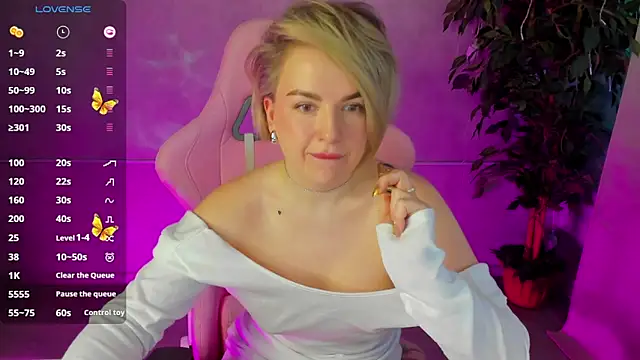 Nikki Kai online show from March 22, 6:43 am