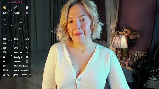 Nikki Kai online show from December 19, 12:36 am