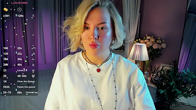 Nikki Kai online show from December 15, 1:00 am