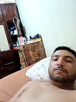 Snapshot of casadosafado20 chatting on March 10, 1:43 pm casadosafado20 online show from March 10, 1:43 pm