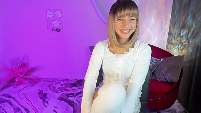 Snapshot of CharmBianca chatting on November 13, 12:31 pm CharmBianca online show from November 13, 12:31 pm