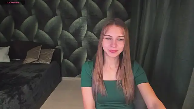 Snapshot of CharmBianca chatting on March 13, 7:50 pm CharmBianca online show from March 13, 7:50 pm