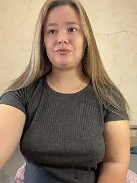Snapshot of CaramelleSugar chatting on February 6, 7:35 am CaramelleSugar online show from February 6, 7:35 am