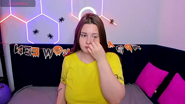 MargaretRoyy online show from October 30, 1:37 am