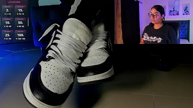 Snapshot of aleya_bliss chatting on November 21, 4:00 am aleya bliss online show from November 21, 4:00 am