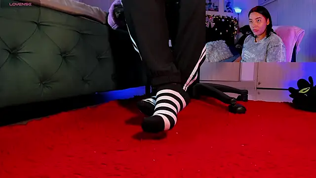 Snapshot of aleya_bliss chatting on December 16, 3:22 am aleya bliss online show from December 16, 3:22 am