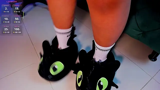 Snapshot of aleya_bliss chatting on December 5, 4:11 am aleya bliss online show from December 5, 4:11 am