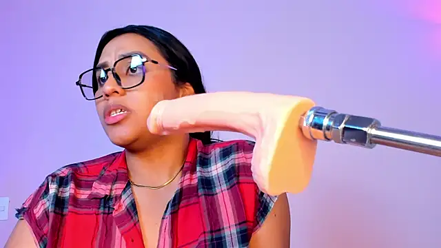 Snapshot of aleya_bliss chatting on February 19, 7:26 pm aleya bliss online show from February 19, 7:26 pm