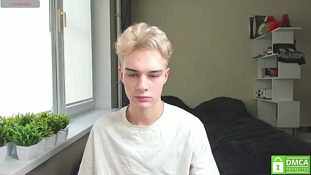 Snapshot of avegothy- chatting on March 10, 12:49 pm avegothy- online show from March 10, 12:49 pm