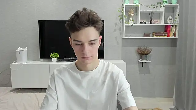 Snapshot of avegothy- chatting on February 3, 11:42 am avegothy- online show from February 3, 11:42 am