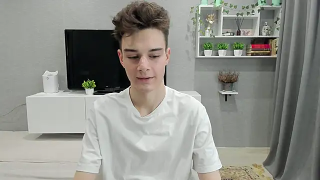 Snapshot of avegothy- chatting on February 12, 1:27 pm avegothy- online show from February 12, 1:27 pm