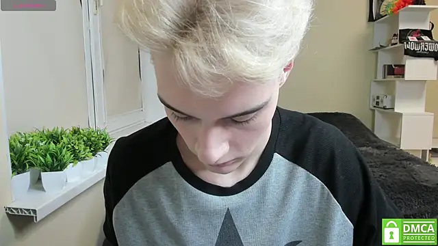 Snapshot of avegothy- chatting on March 13, 4:45 pm avegothy- online show from March 13, 4:45 pm