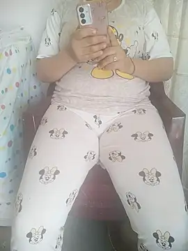 Snapshot of pora-34 chatting on October 27, 10:49 am pora-34 online show from October 27, 10:49 am