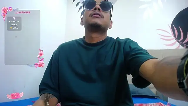 Snapshot of Saipadpuer30 chatting on March 9, 7:37 pm Saipadpuer30 online show from March 9, 7:37 pm