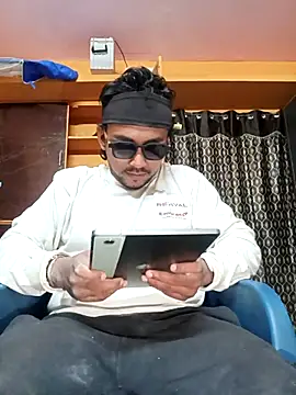 Snapshot of bigcock_thick chatting on June 30, 4:07 pm bigcock thick online show from June 30, 4:07 pm