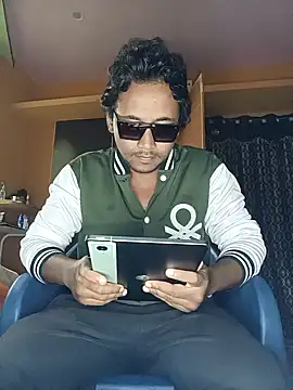 Snapshot of bigcock_thick chatting on February 18, 12:30 am bigcock thick online show from February 18, 12:30 am