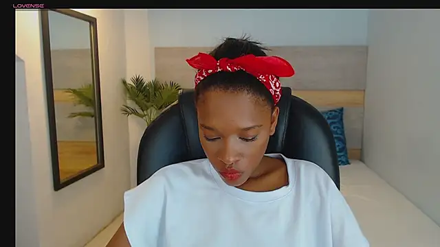 brendathompson  online show from September 23, 1:45 am
