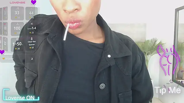 brendathompson  online show from October 18, 2:13 am