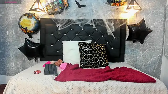 emberhodson online show from October 29, 10:25 am