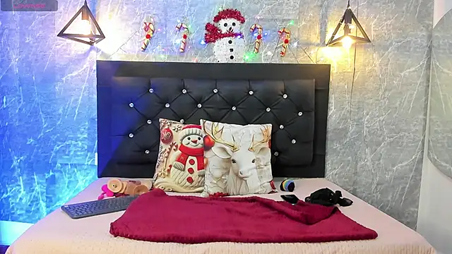 emberhodson online show from December 2, 12:07 pm