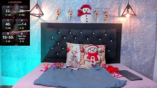 emberhodson online show from December 4, 10:58 am