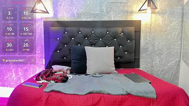 emberhodson online show from October 4, 11:45 am