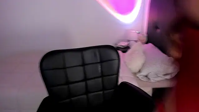 Snapshot of soymmia1 chatting on November 27, 5:02 pm soymmia1 online show from November 27, 5:02 pm