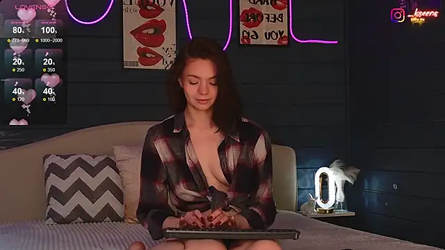 Eseensia online show from October 20, 2:24 am