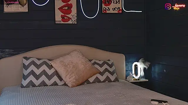 Eseensia online show from October 25, 2:33 am