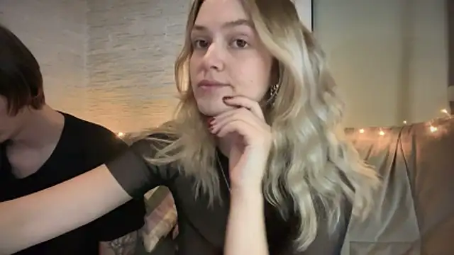 Snapshot of amandatalk chatting on November 19, 6:13 am amandatalk online show from November 19, 6:13 am