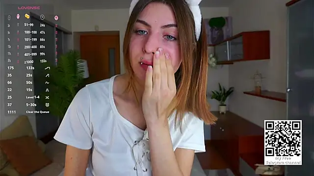 ErlinaBuoy online show from November 20, 7:20 am