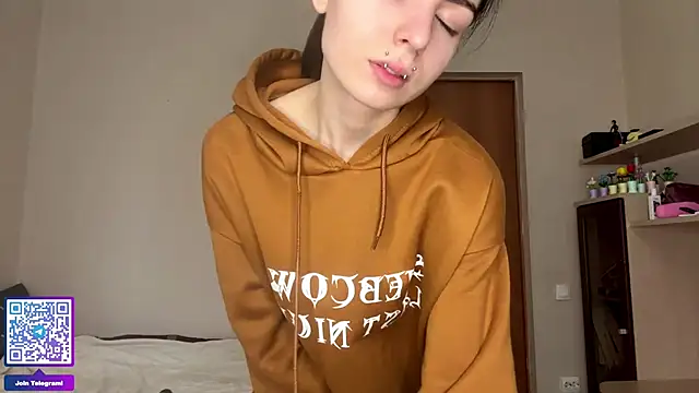 ErlinaBuoy online show from March 22, 5:21 am