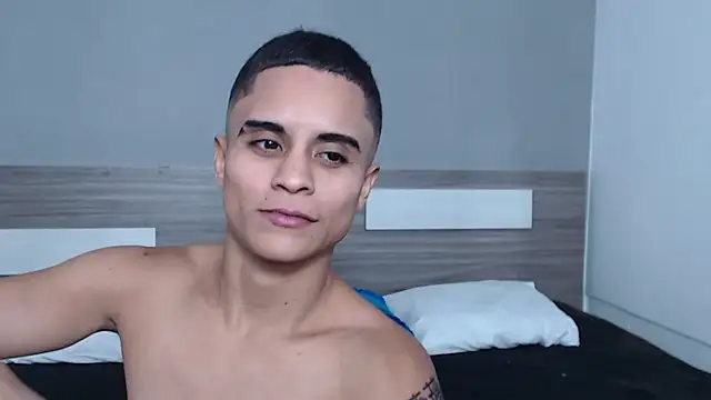 Liiamthompson online show from October 8, 10:32 pm