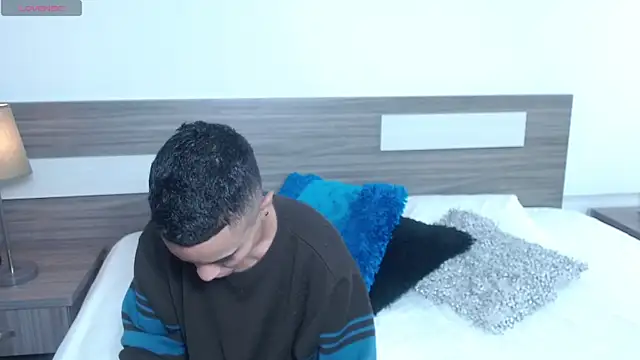 Liiamthompson online show from November 8, 10:52 am