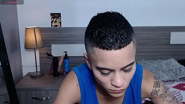 Liiamthompson online show from November 23, 10:53 pm