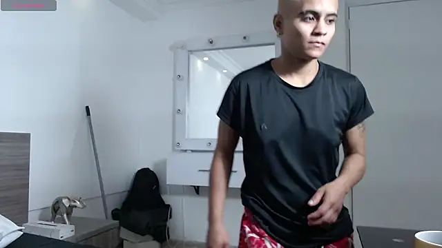 Liiamthompson online show from February 12, 10:37 am