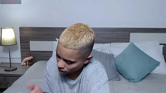 Liiamthompson online show from March 10, 9:13 am