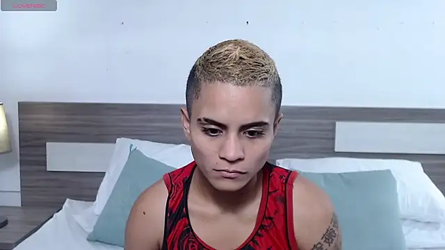 Liiamthompson online show from March 17, 9:34 am