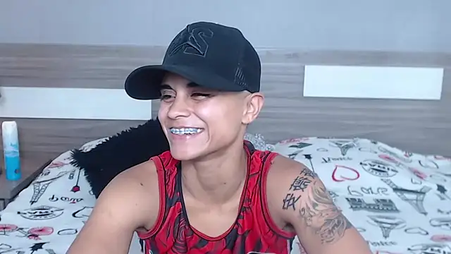 Liiamthompson online show from October 10, 11:27 pm