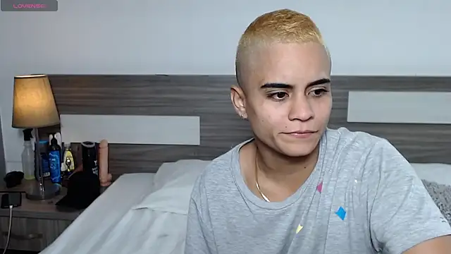 Liiamthompson online show from January 10, 10:54 am