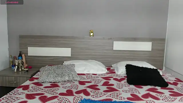 Liiamthompson online show from October 22, 3:28 am