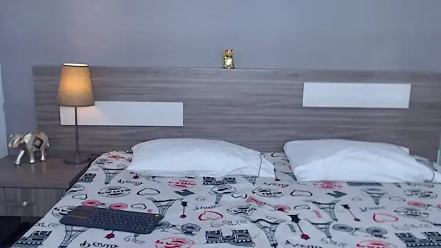 Liiamthompson online show from October 3, 11:23 am