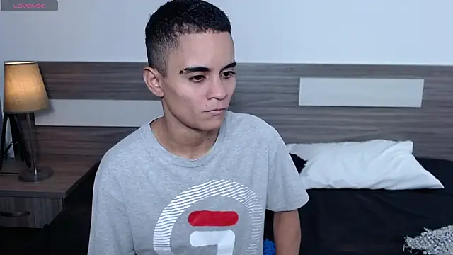 Liiamthompson online show from November 5, 11:24 am