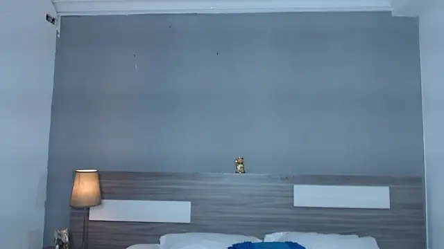 Liiamthompson online show from October 15, 9:28 am