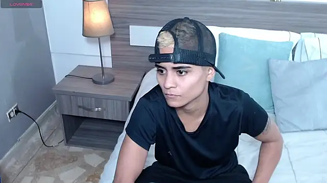 Liiamthompson online show from February 17, 7:11 pm