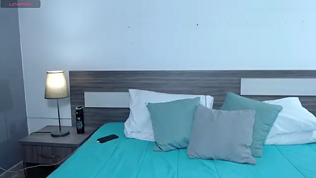 Liiamthompson online show from February 26, 7:14 pm