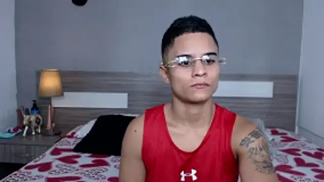 Liiamthompson online show from October 18, 8:27 am