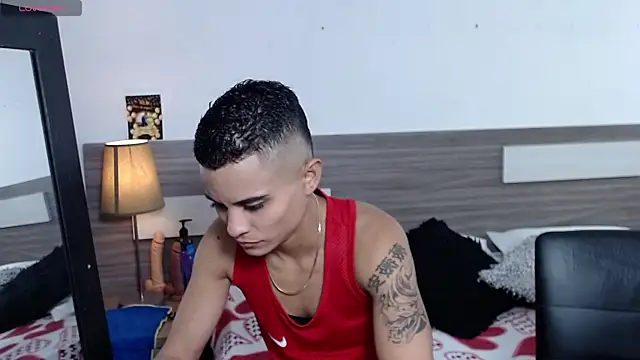 Liiamthompson online show from November 19, 7:03 pm